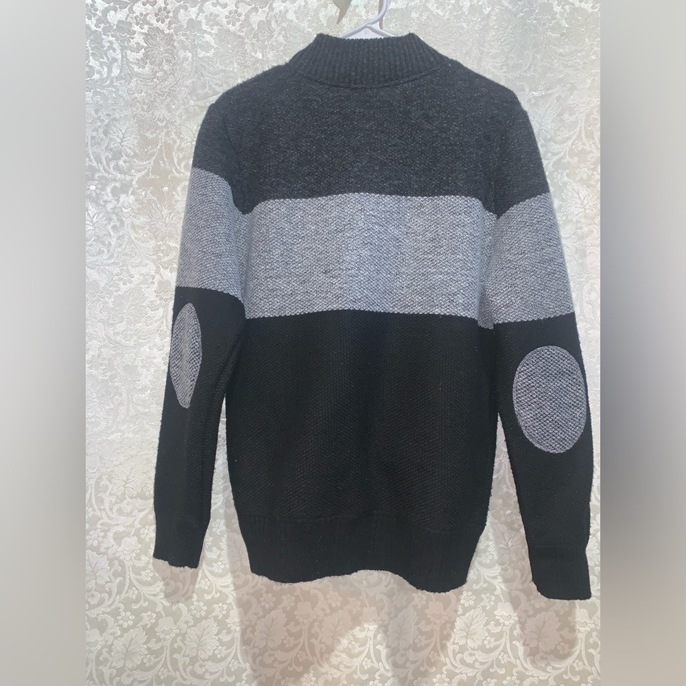 Sweater - Picture 2 of 3